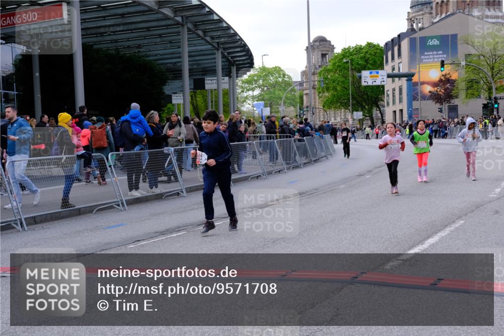 25.04.2026 - Das Zehntel Tim E. http://msf.ph/oto/9571708 25.04.2026 09:09:29 Ziel 1351, 1359, 1451, 1453, 1477, 1484, 1486, 2182, 2186 meine-sportfotos.de