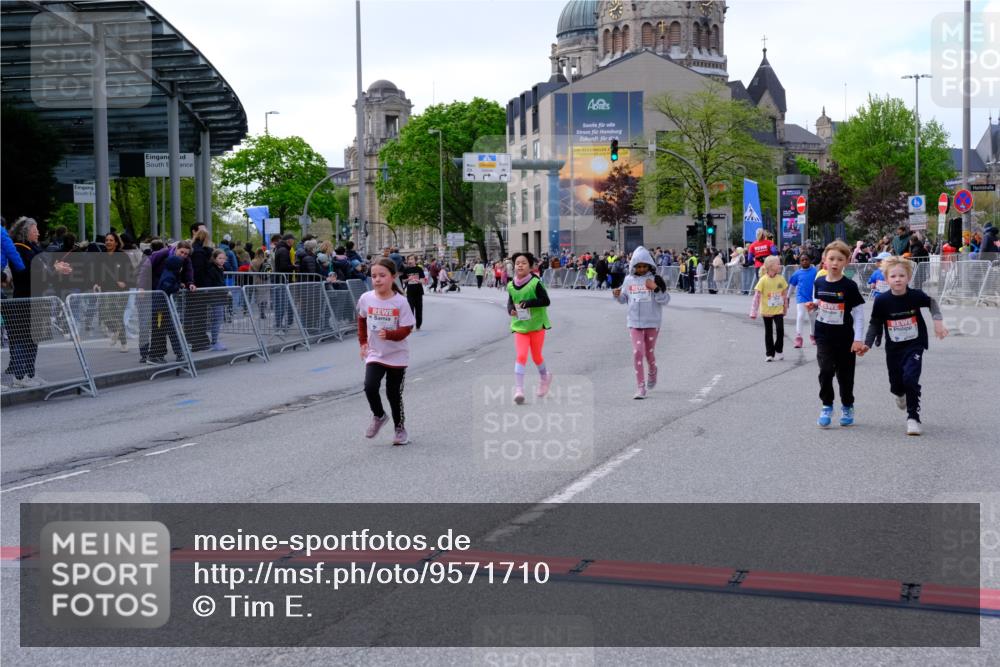 25.04.2026 - Das Zehntel Tim E. http://msf.ph/oto/9571710 25.04.2026 09:09:31 Ziel 1351, 1359, 1453, 1477, 1484, 1486, 1499, 1503, 2182, 2186 meine-sportfotos.de