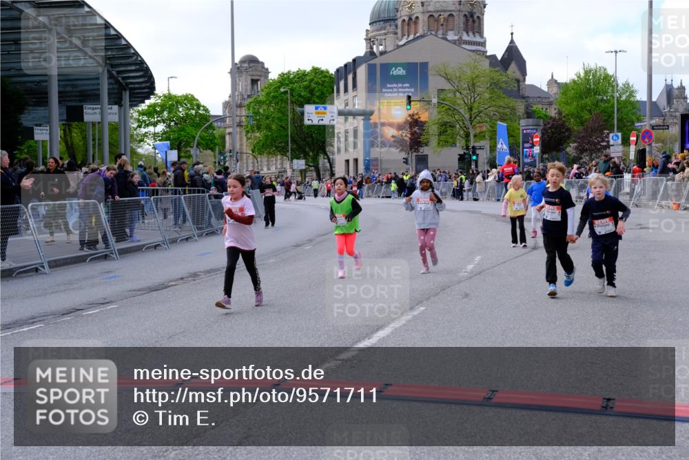 25.04.2026 - Das Zehntel Tim E. http://msf.ph/oto/9571711 25.04.2026 09:09:31 Ziel 1351, 1359, 1453, 1477, 1484, 1486, 1499, 1503, 2182, 2186 meine-sportfotos.de