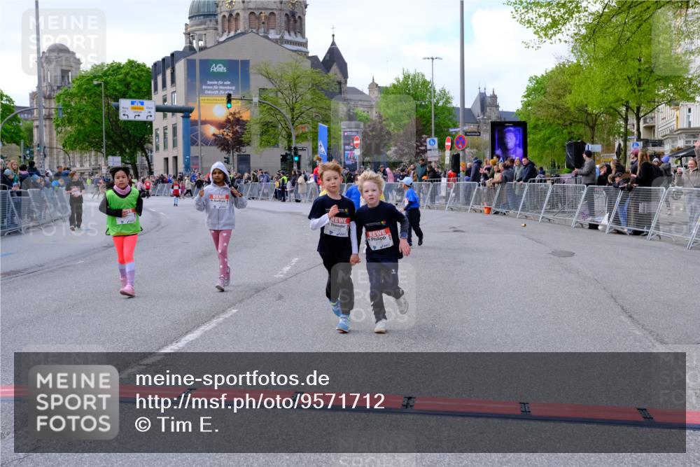 25.04.2026 - Das Zehntel Tim E. http://msf.ph/oto/9571712 25.04.2026 09:09:32 Ziel 1351, 1359, 1477, 1484, 1486, 1499, 1503, 2098, 2182, 2186 meine-sportfotos.de