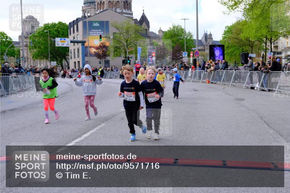 25.04.2026 - Das Zehntel Tim E. http://msf.ph/oto/9571716 25.04.2026 09:09:32 Ziel 1351, 1359, 1477, 1484, 1486, 1499, 1503, 2098, 2182, 2186 meine-sportfotos.de
