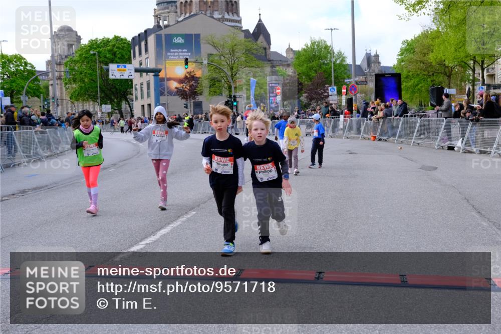 25.04.2026 - Das Zehntel Tim E. http://msf.ph/oto/9571718 25.04.2026 09:09:32 Ziel 1351, 1359, 1477, 1484, 1486, 1499, 1503, 2098, 2182, 2186 meine-sportfotos.de
