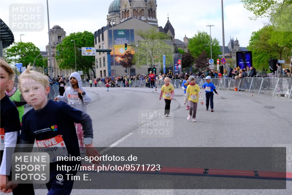 25.04.2026 - Das Zehntel Tim E. http://msf.ph/oto/9571723 25.04.2026 09:09:34 Ziel 1351, 1359, 1477, 1484, 1486, 1499, 1503, 2087, 2098, 2182, 2186 meine-sportfotos.de