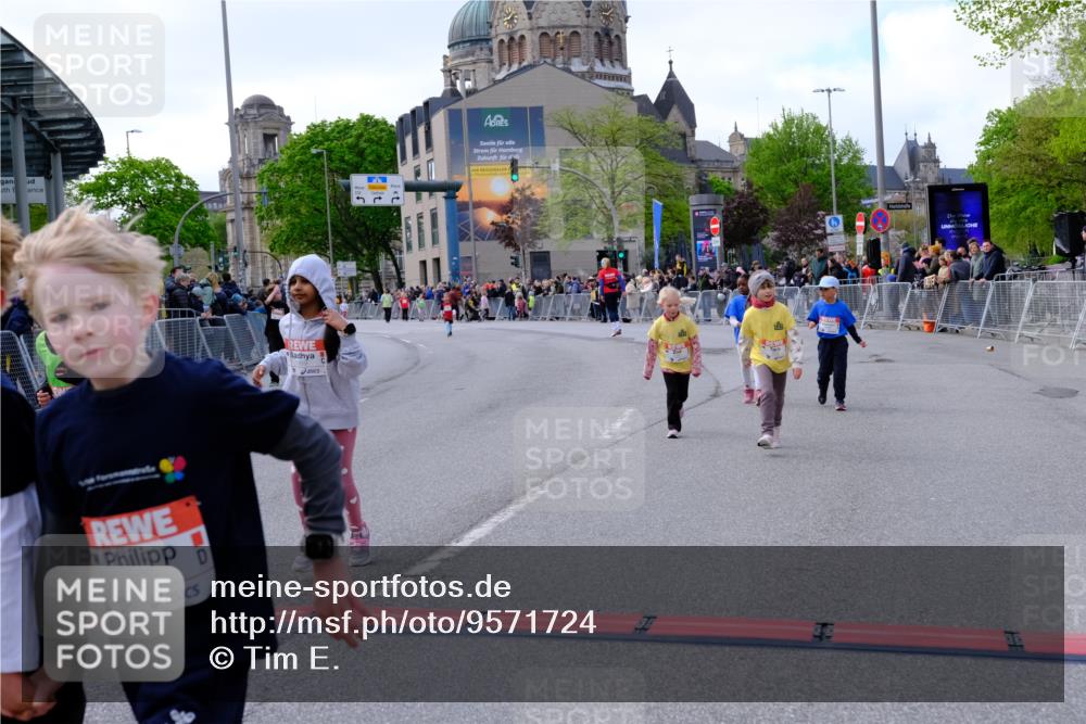 25.04.2026 - Das Zehntel Tim E. http://msf.ph/oto/9571724 25.04.2026 09:09:34 Ziel 1351, 1359, 1477, 1484, 1486, 1499, 1503, 2087, 2098, 2182, 2186 meine-sportfotos.de