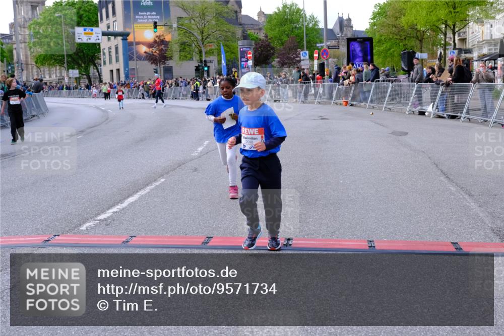 25.04.2026 - Das Zehntel Tim E. http://msf.ph/oto/9571734 25.04.2026 09:09:38 Ziel 1351, 1359, 1484, 1499, 1503, 2087, 2098, 2182, 2186 meine-sportfotos.de