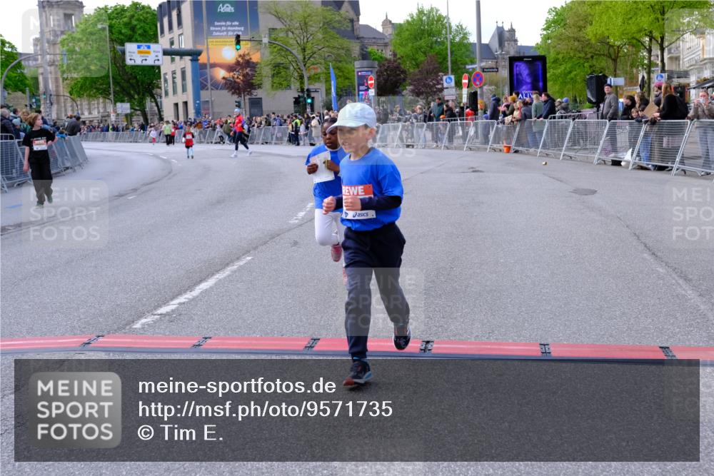 25.04.2026 - Das Zehntel Tim E. http://msf.ph/oto/9571735 25.04.2026 09:09:38 Ziel 1351, 1359, 1484, 1499, 1503, 2087, 2098, 2182, 2186 meine-sportfotos.de