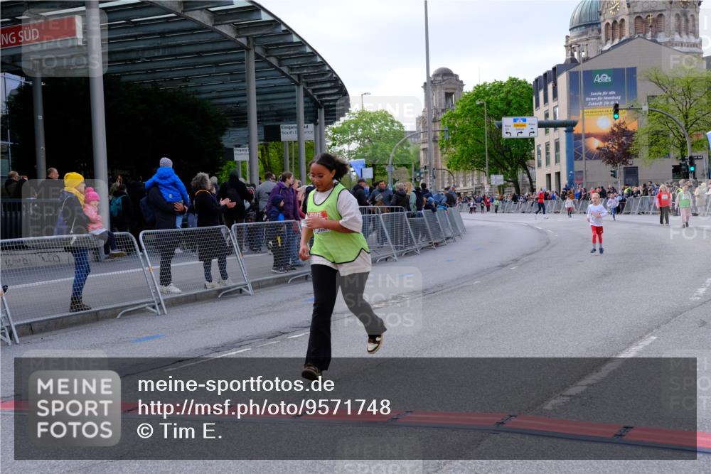 25.04.2026 - Das Zehntel Tim E. http://msf.ph/oto/9571748 25.04.2026 09:09:56 Ziel 2529, 3319 meine-sportfotos.de