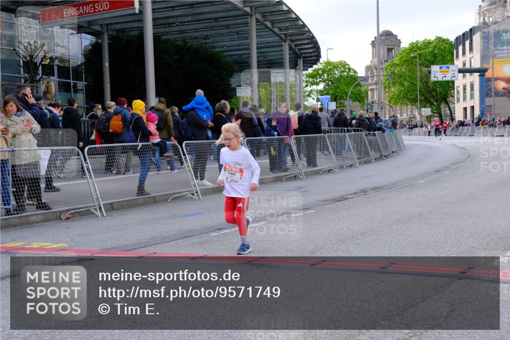 25.04.2026 - Das Zehntel Tim E. http://msf.ph/oto/9571749 25.04.2026 09:10:02 Ziel 3319, 3447 meine-sportfotos.de