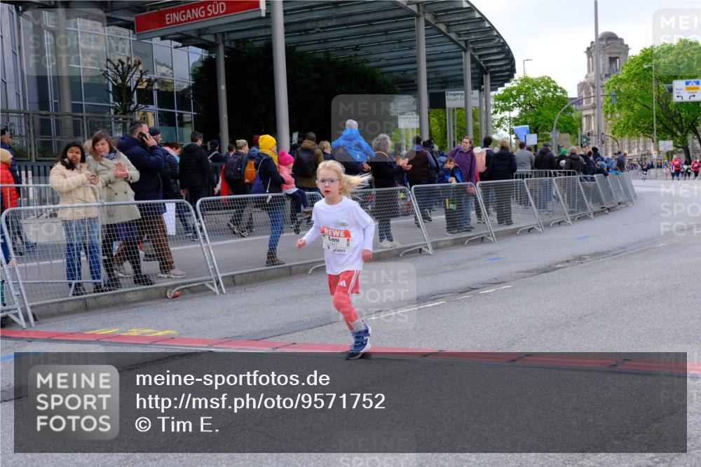 25.04.2026 - Das Zehntel Tim E. http://msf.ph/oto/9571752 25.04.2026 09:10:02 Ziel 3319, 3447 meine-sportfotos.de