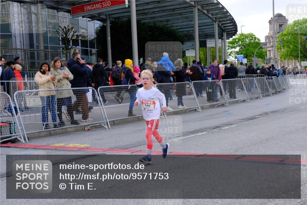 25.04.2026 - Das Zehntel Tim E. http://msf.ph/oto/9571753 25.04.2026 09:10:02 Ziel 3319, 3447 meine-sportfotos.de