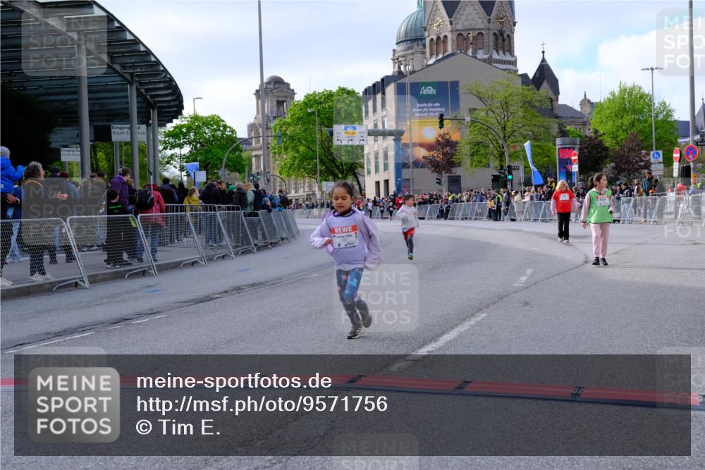 25.04.2026 - Das Zehntel Tim E. http://msf.ph/oto/9571756 25.04.2026 09:10:08 Ziel 1901, 1903, 2549, 3447 meine-sportfotos.de