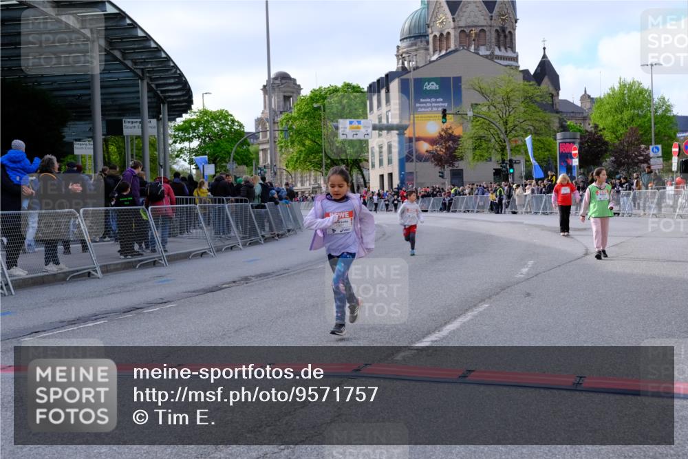 25.04.2026 - Das Zehntel Tim E. http://msf.ph/oto/9571757 25.04.2026 09:10:08 Ziel 1901, 1903, 2549, 3447 meine-sportfotos.de