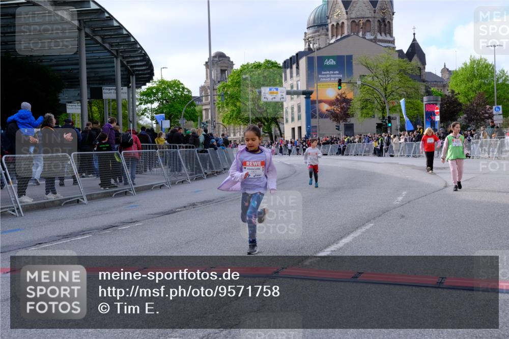 25.04.2026 - Das Zehntel Tim E. http://msf.ph/oto/9571758 25.04.2026 09:10:08 Ziel 1901, 1903, 2549, 3447 meine-sportfotos.de