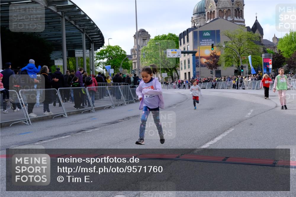 25.04.2026 - Das Zehntel Tim E. http://msf.ph/oto/9571760 25.04.2026 09:10:08 Ziel 1901, 1903, 2549, 3447 meine-sportfotos.de