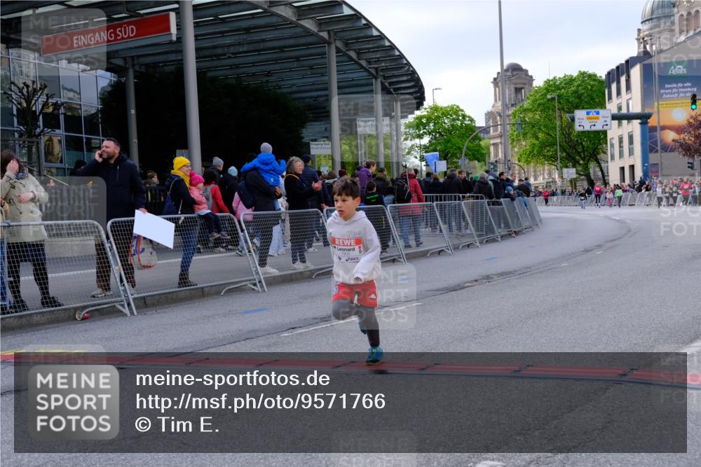 25.04.2026 - Das Zehntel Tim E. http://msf.ph/oto/9571766 25.04.2026 09:10:12 Ziel 1901, 1903, 2549, 3280 meine-sportfotos.de