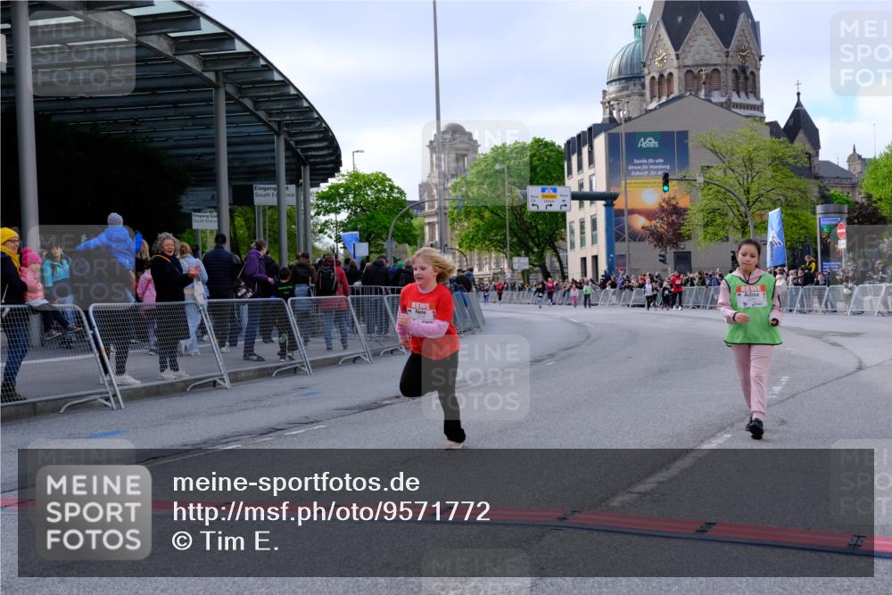 25.04.2026 - Das Zehntel Tim E. http://msf.ph/oto/9571772 25.04.2026 09:10:13 Ziel 1901, 1903, 2549, 3280 meine-sportfotos.de