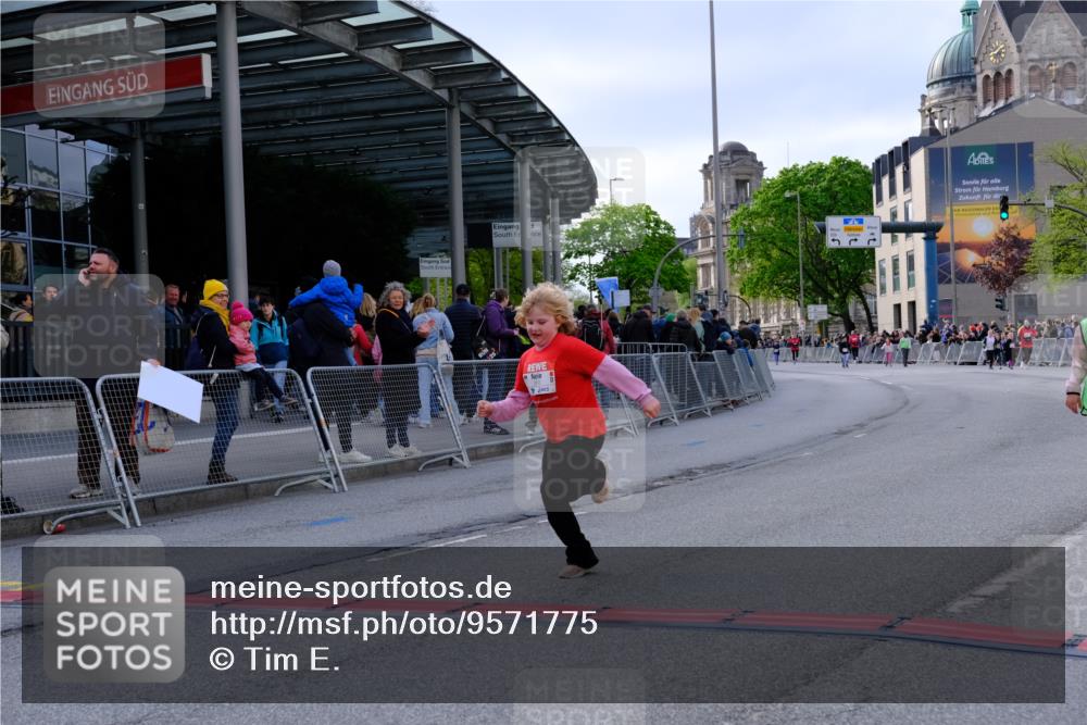 25.04.2026 - Das Zehntel Tim E. http://msf.ph/oto/9571775 25.04.2026 09:10:13 Ziel 1901, 1903, 2549, 3280 meine-sportfotos.de