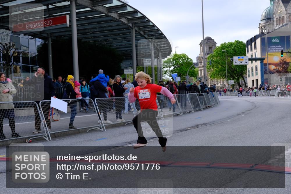 25.04.2026 - Das Zehntel Tim E. http://msf.ph/oto/9571776 25.04.2026 09:10:13 Ziel 1901, 1903, 2549, 3280 meine-sportfotos.de