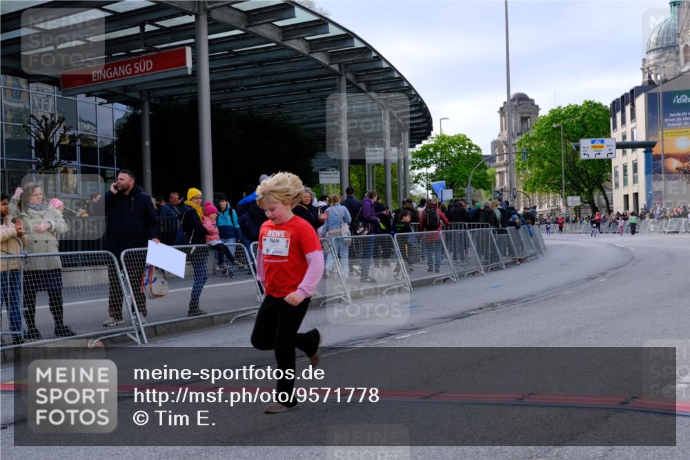 25.04.2026 - Das Zehntel Tim E. http://msf.ph/oto/9571778 25.04.2026 09:10:14 Ziel 1901, 1903, 2549, 3280 meine-sportfotos.de