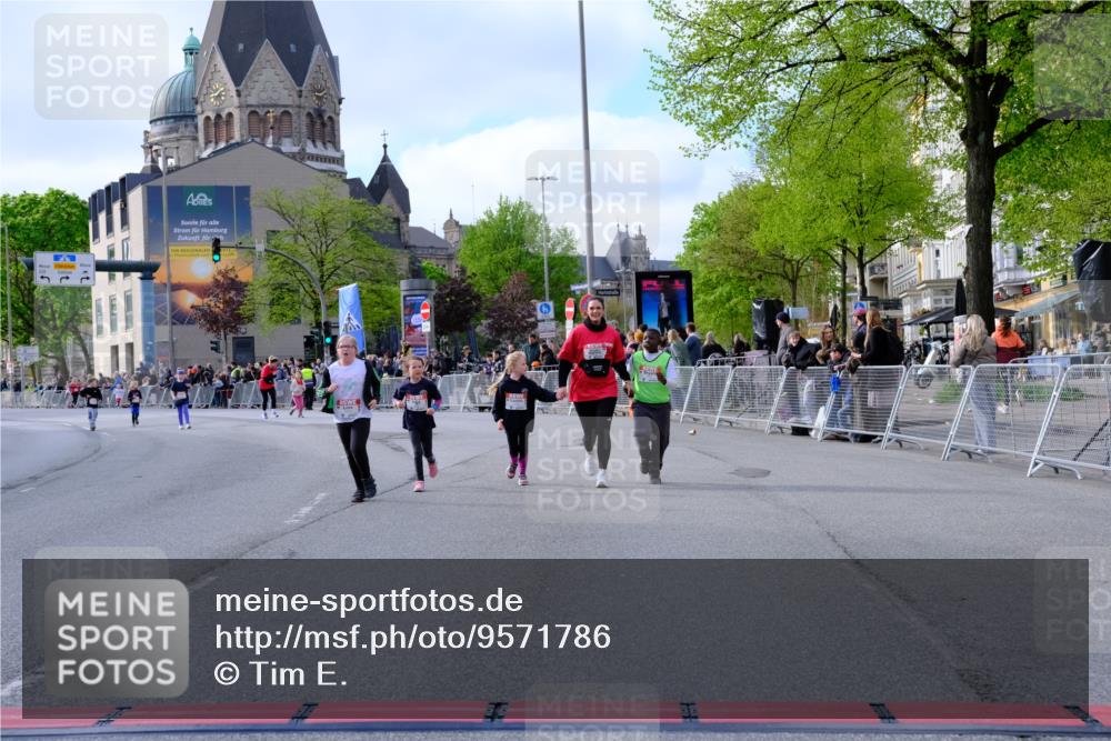 25.04.2026 - Das Zehntel Tim E. http://msf.ph/oto/9571786 25.04.2026 09:10:31 Ziel 1230, 1238, 1391, 3586 meine-sportfotos.de