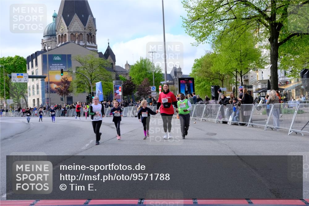 25.04.2026 - Das Zehntel Tim E. http://msf.ph/oto/9571788 25.04.2026 09:10:31 Ziel 1230, 1238, 1391, 3586 meine-sportfotos.de