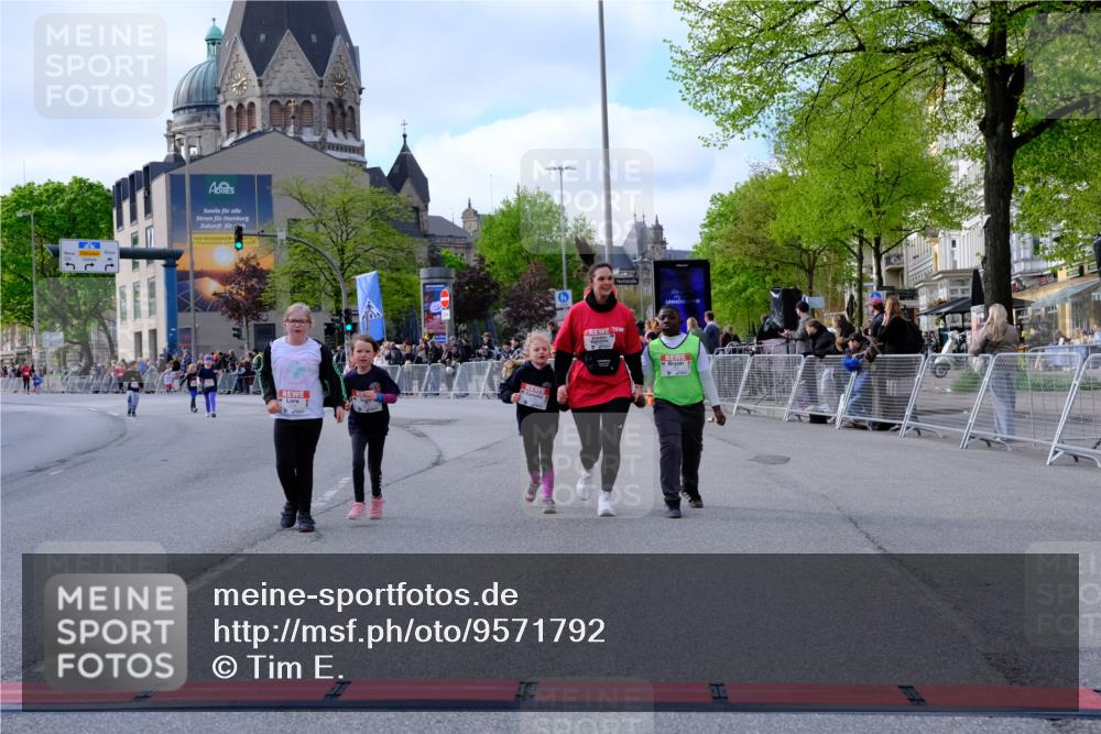 25.04.2026 - Das Zehntel Tim E. http://msf.ph/oto/9571792 25.04.2026 09:10:33 Ziel 1230, 1238, 1391, 3586 meine-sportfotos.de