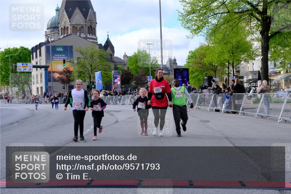 25.04.2026 - Das Zehntel Tim E. http://msf.ph/oto/9571793 25.04.2026 09:10:33 Ziel 1230, 1238, 1391, 3586 meine-sportfotos.de