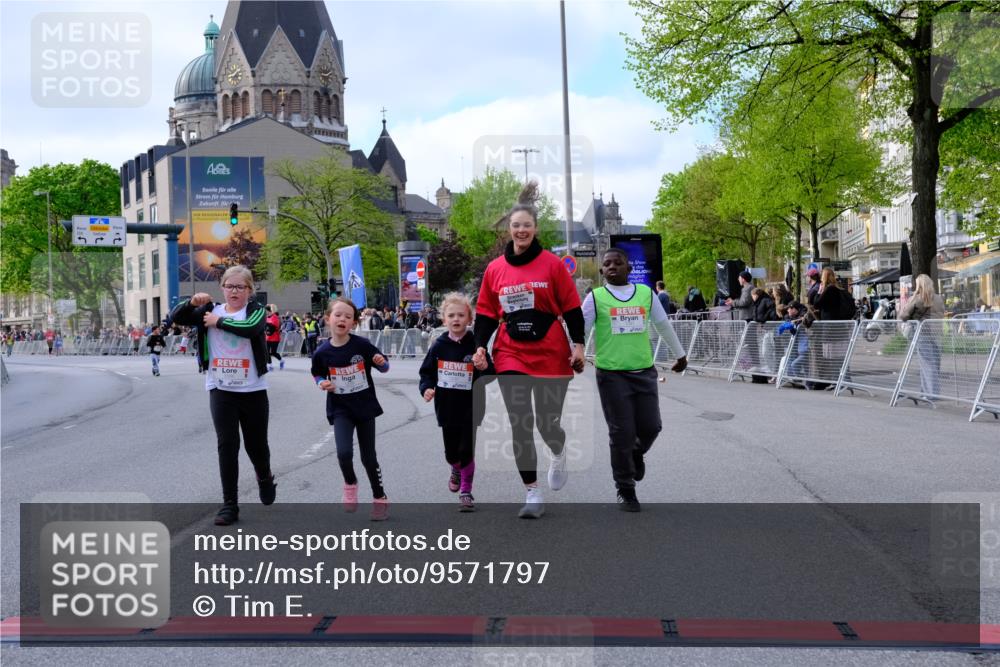 25.04.2026 - Das Zehntel Tim E. http://msf.ph/oto/9571797 25.04.2026 09:10:34 Ziel 1230, 1238, 1391, 3586 meine-sportfotos.de