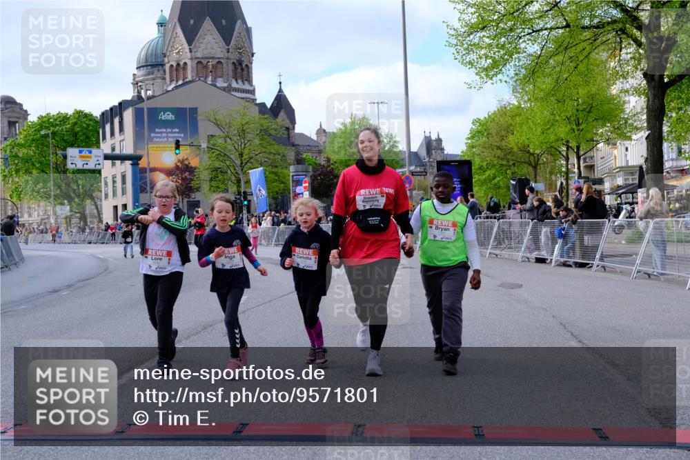 25.04.2026 - Das Zehntel Tim E. http://msf.ph/oto/9571801 25.04.2026 09:10:34 Ziel 1230, 1238, 1391, 3586 meine-sportfotos.de