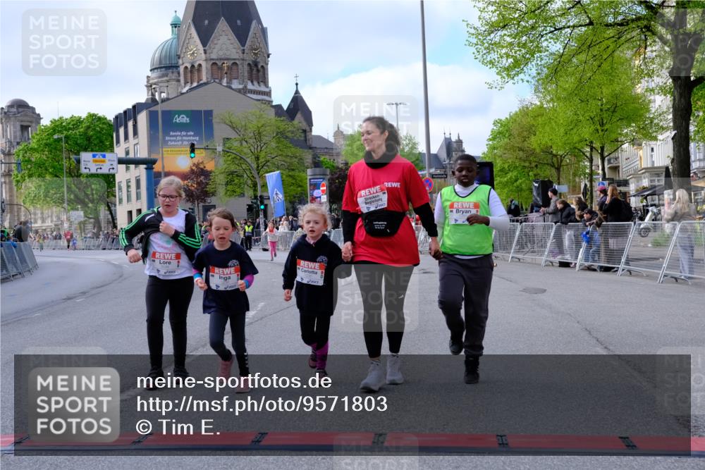 25.04.2026 - Das Zehntel Tim E. http://msf.ph/oto/9571803 25.04.2026 09:10:35 Ziel 1230, 1238, 1391, 3586 meine-sportfotos.de