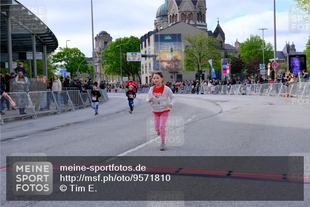 25.04.2026 - Das Zehntel Tim E. http://msf.ph/oto/9571810 25.04.2026 09:10:42 Ziel 1230, 1238, 1391, 1801, 1803, 2557, 2637, 3586 meine-sportfotos.de