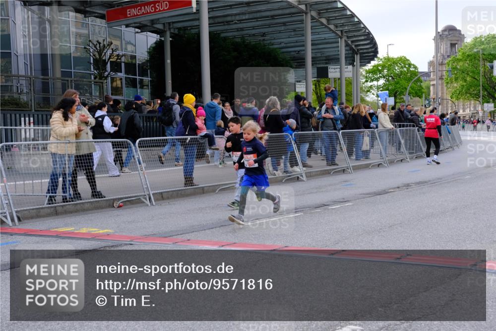 25.04.2026 - Das Zehntel Tim E. http://msf.ph/oto/9571816 25.04.2026 09:10:45 Ziel 1801, 1803, 2557, 2637 meine-sportfotos.de