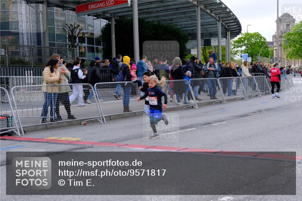 25.04.2026 - Das Zehntel Tim E. http://msf.ph/oto/9571817 25.04.2026 09:10:46 Ziel 1801, 1803, 2557, 2637 meine-sportfotos.de