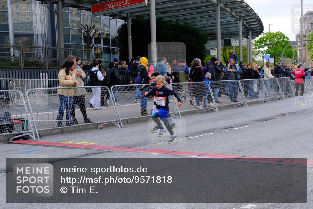 25.04.2026 - Das Zehntel Tim E. http://msf.ph/oto/9571818 25.04.2026 09:10:46 Ziel 1801, 1803, 2557, 2637 meine-sportfotos.de