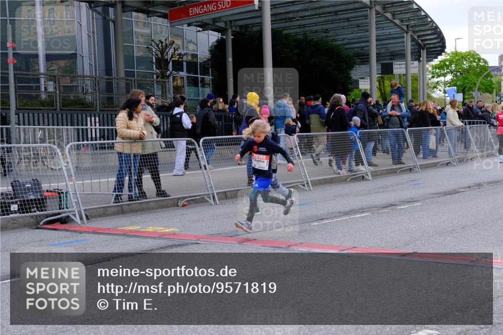 25.04.2026 - Das Zehntel Tim E. http://msf.ph/oto/9571819 25.04.2026 09:10:46 Ziel 1801, 1803, 2557, 2637 meine-sportfotos.de