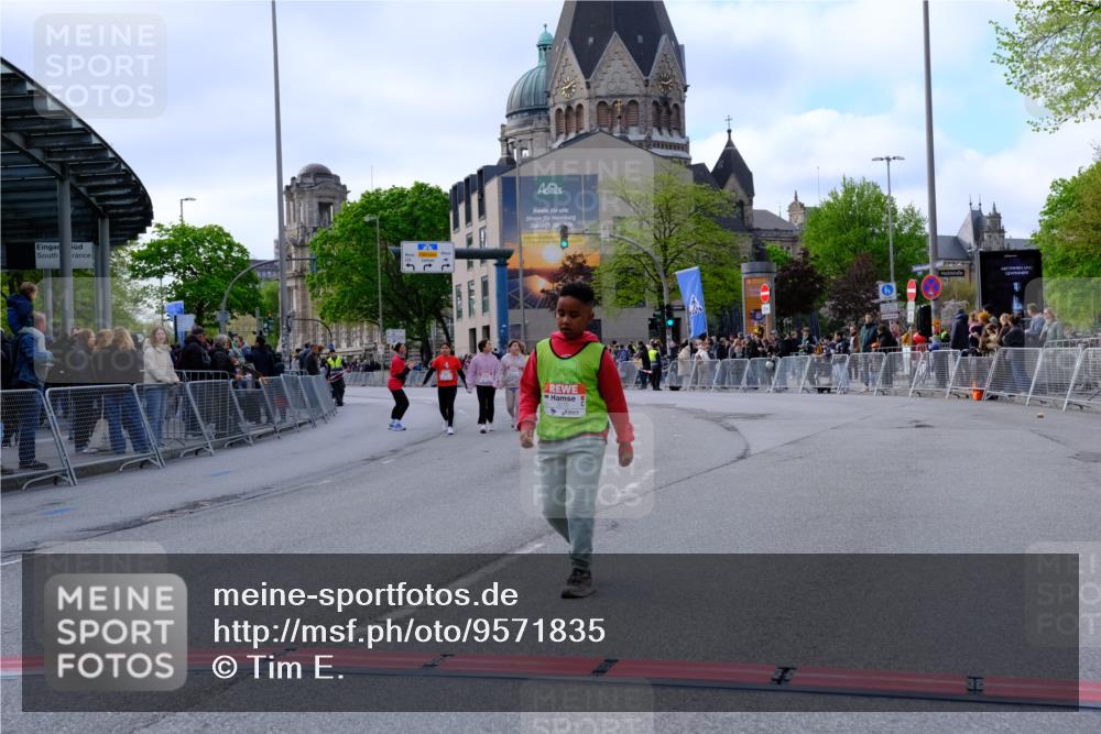 25.04.2026 - Das Zehntel Tim E. http://msf.ph/oto/9571835 25.04.2026 09:11:10 Ziel 2080, 2845, 3270, 3879 meine-sportfotos.de