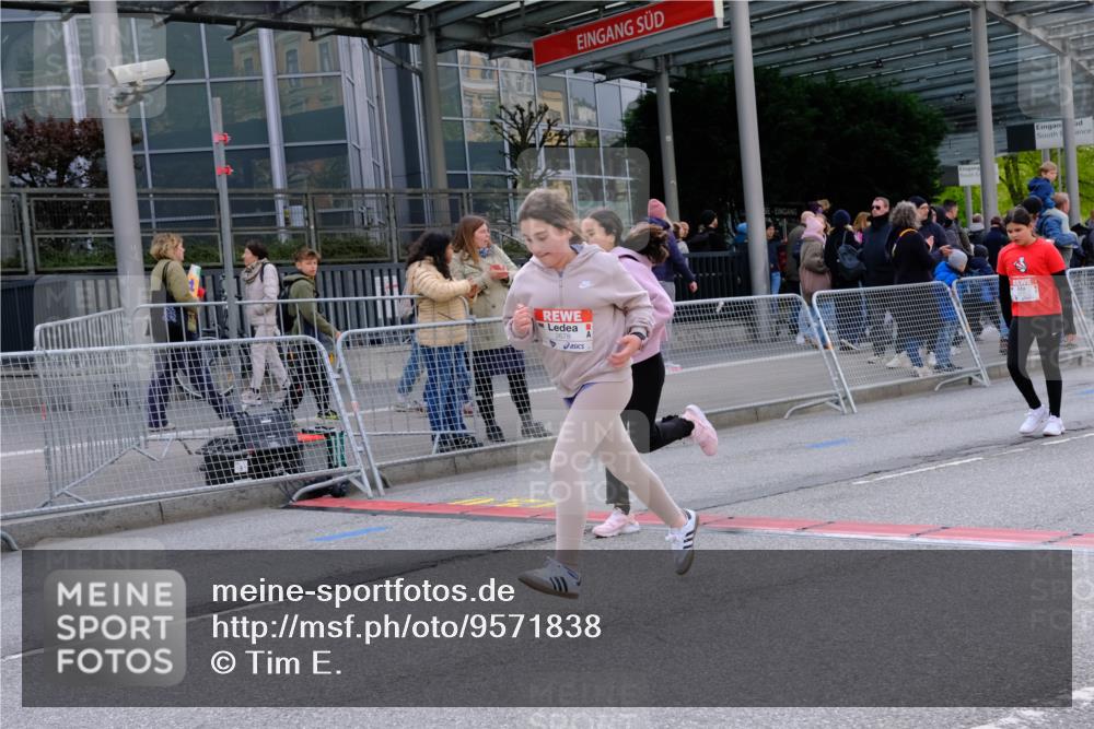 25.04.2026 - Das Zehntel Tim E. http://msf.ph/oto/9571838 25.04.2026 09:11:19 Ziel 2638, 2667, 2678 meine-sportfotos.de