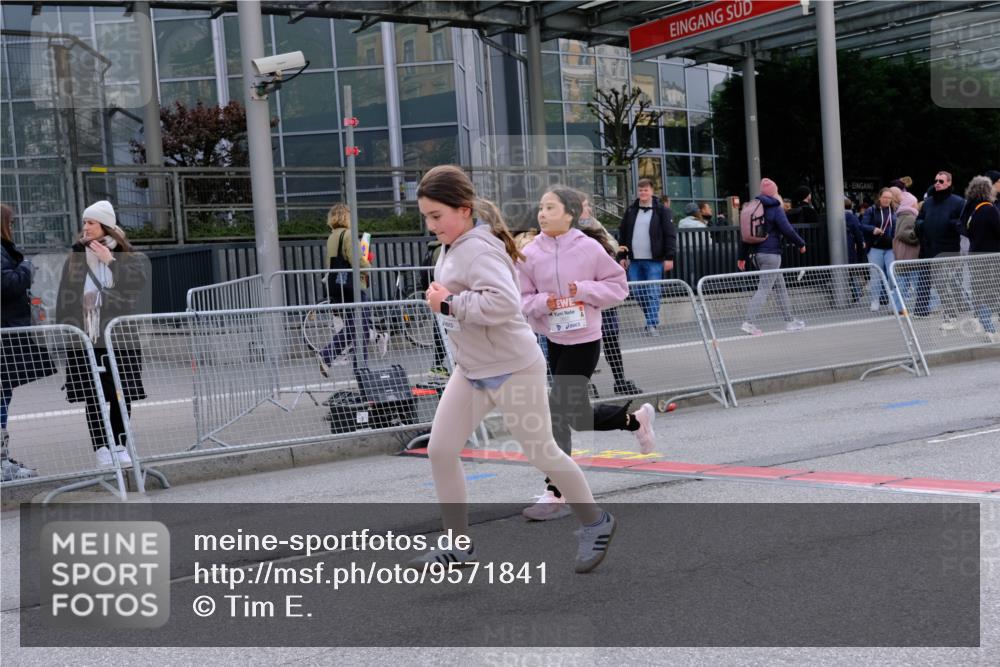 25.04.2026 - Das Zehntel Tim E. http://msf.ph/oto/9571841 25.04.2026 09:11:19 Ziel 2638, 2667, 2678 meine-sportfotos.de