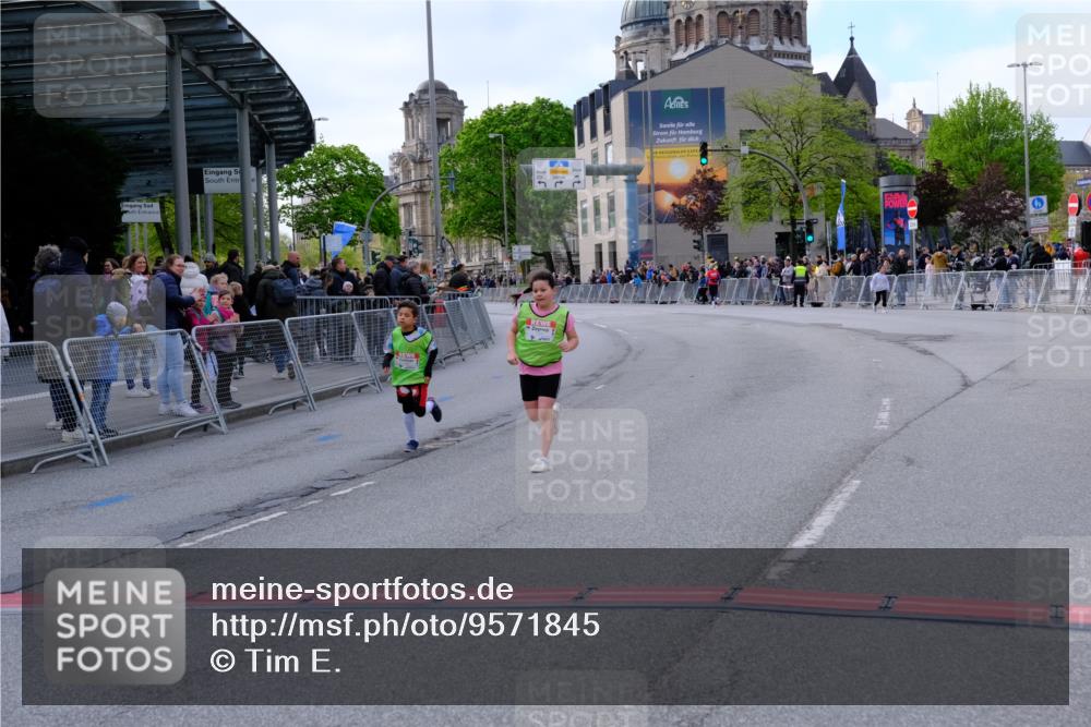 25.04.2026 - Das Zehntel Tim E. http://msf.ph/oto/9571845 25.04.2026 09:12:09 Ziel 1405, 1434 meine-sportfotos.de