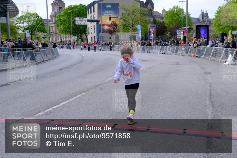 25.04.2026 - Das Zehntel Tim E. http://msf.ph/oto/9571858 25.04.2026 09:12:28 Ziel 2590 meine-sportfotos.de