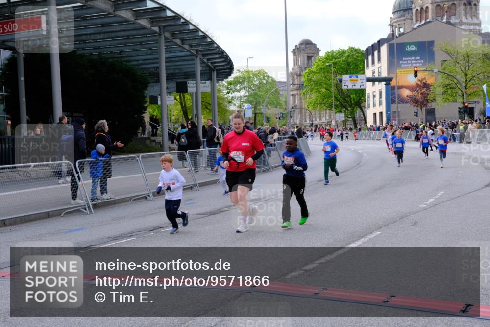 25.04.2026 - Das Zehntel Tim E. http://msf.ph/oto/9571866 25.04.2026 09:12:50 Ziel 2083, 2102, 3269, 3440 meine-sportfotos.de