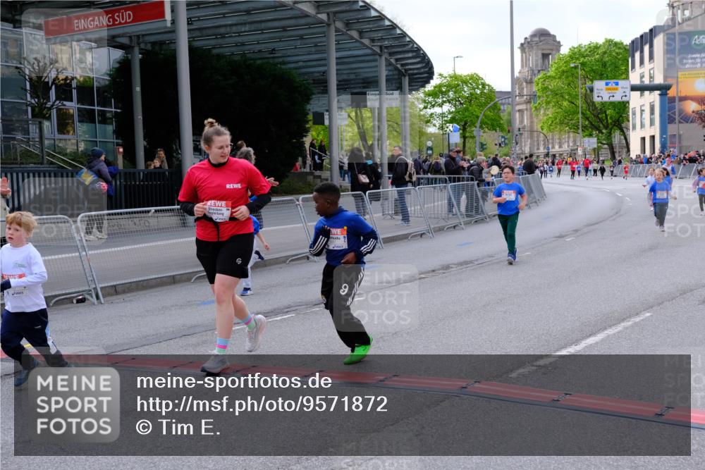 25.04.2026 - Das Zehntel Tim E. http://msf.ph/oto/9571872 25.04.2026 09:12:52 Ziel 2082, 2083, 2101, 2102, 3269, 3440 meine-sportfotos.de