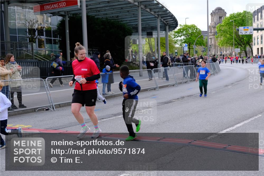 25.04.2026 - Das Zehntel Tim E. http://msf.ph/oto/9571874 25.04.2026 09:12:52 Ziel 2082, 2083, 2101, 2102, 3269, 3440 meine-sportfotos.de