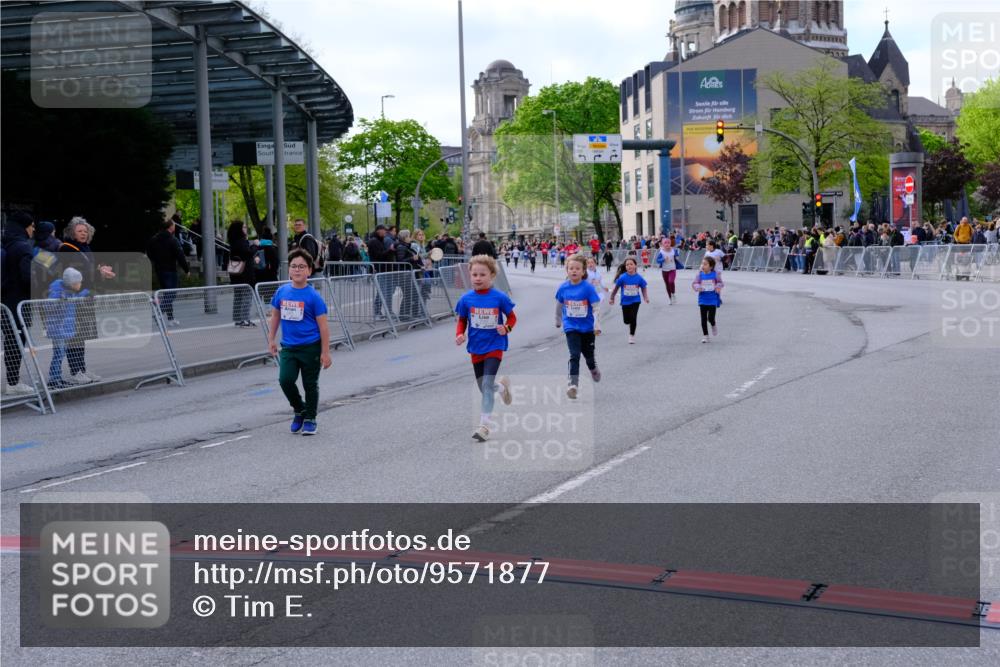 25.04.2026 - Das Zehntel Tim E. http://msf.ph/oto/9571877 25.04.2026 09:12:54 Ziel 2082, 2083, 2096, 2101, 2102, 3269, 3440 meine-sportfotos.de