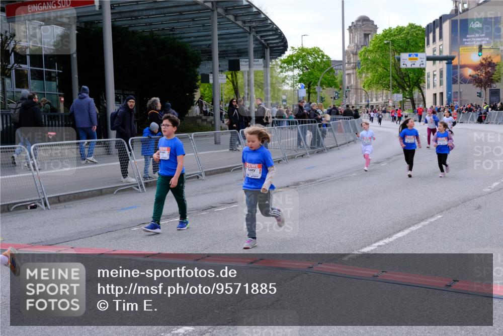 25.04.2026 - Das Zehntel Tim E. http://msf.ph/oto/9571885 25.04.2026 09:12:56 Ziel 2082, 2083, 2096, 2101, 2102, 2109, 3269, 3440, 3869 meine-sportfotos.de