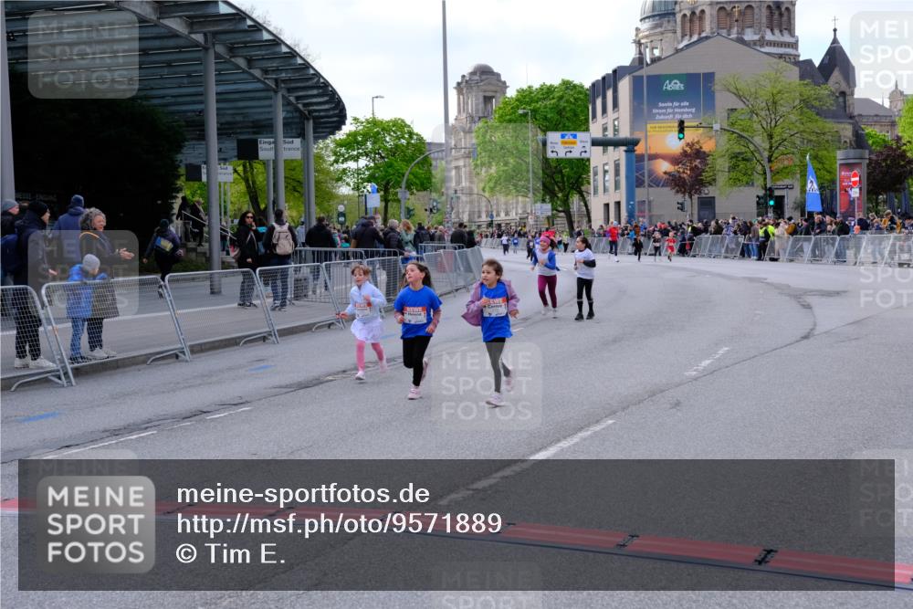 25.04.2026 - Das Zehntel Tim E. http://msf.ph/oto/9571889 25.04.2026 09:12:58 Ziel 2082, 2083, 2096, 2101, 2102, 2109, 3440, 3463, 3475, 3869 meine-sportfotos.de