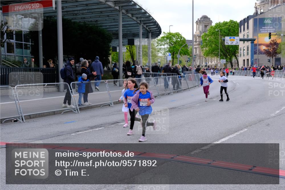 25.04.2026 - Das Zehntel Tim E. http://msf.ph/oto/9571892 25.04.2026 09:12:59 Ziel 2082, 2083, 2096, 2101, 2102, 2109, 3463, 3475, 3869 meine-sportfotos.de