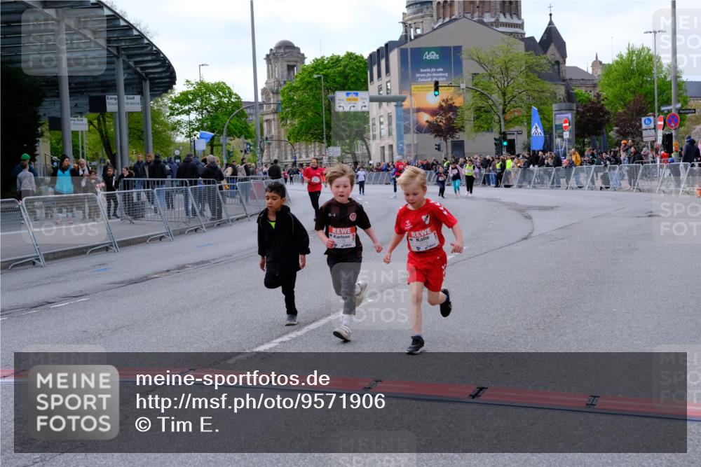 25.04.2026 - Das Zehntel Tim E. http://msf.ph/oto/9571906 25.04.2026 09:13:15 Ziel 1775, 1776, 1780, 2413 meine-sportfotos.de