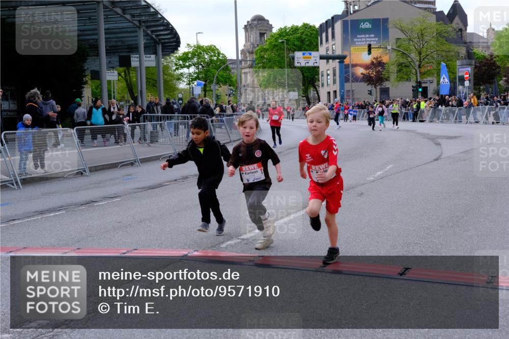 25.04.2026 - Das Zehntel Tim E. http://msf.ph/oto/9571910 25.04.2026 09:13:15 Ziel 1775, 1776, 1780, 2413 meine-sportfotos.de