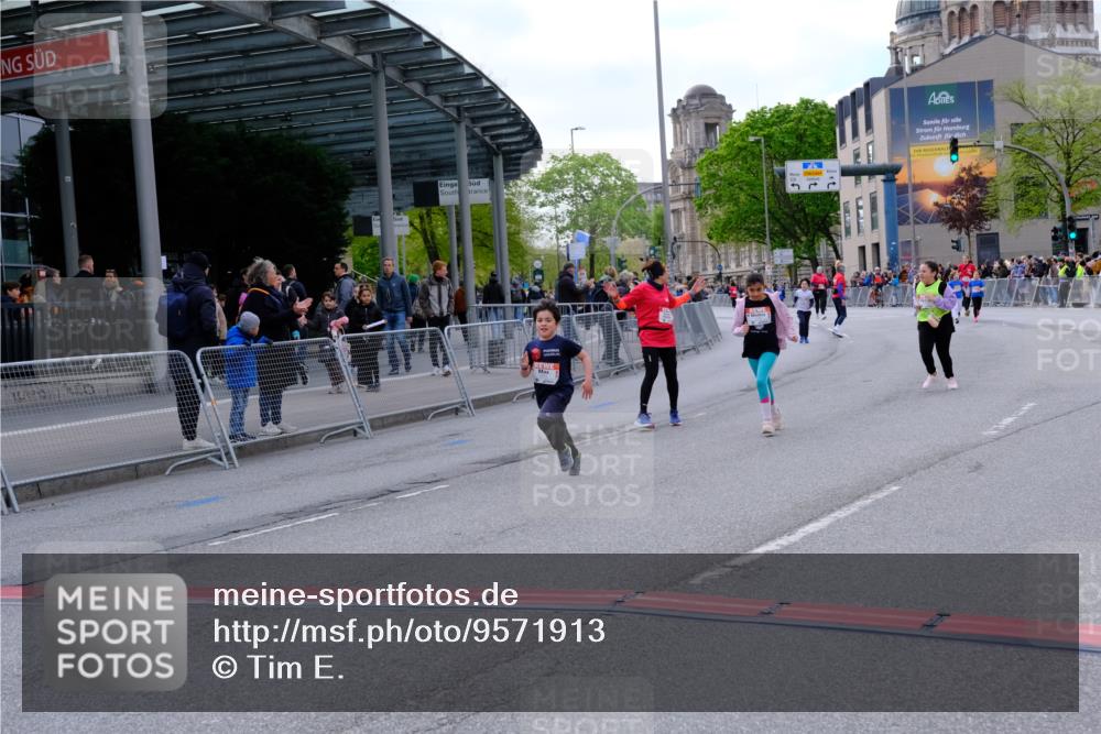 25.04.2026 - Das Zehntel Tim E. http://msf.ph/oto/9571913 25.04.2026 09:13:21 Ziel 1112, 1120, 1775, 1776, 1780, 1810, 2413 meine-sportfotos.de